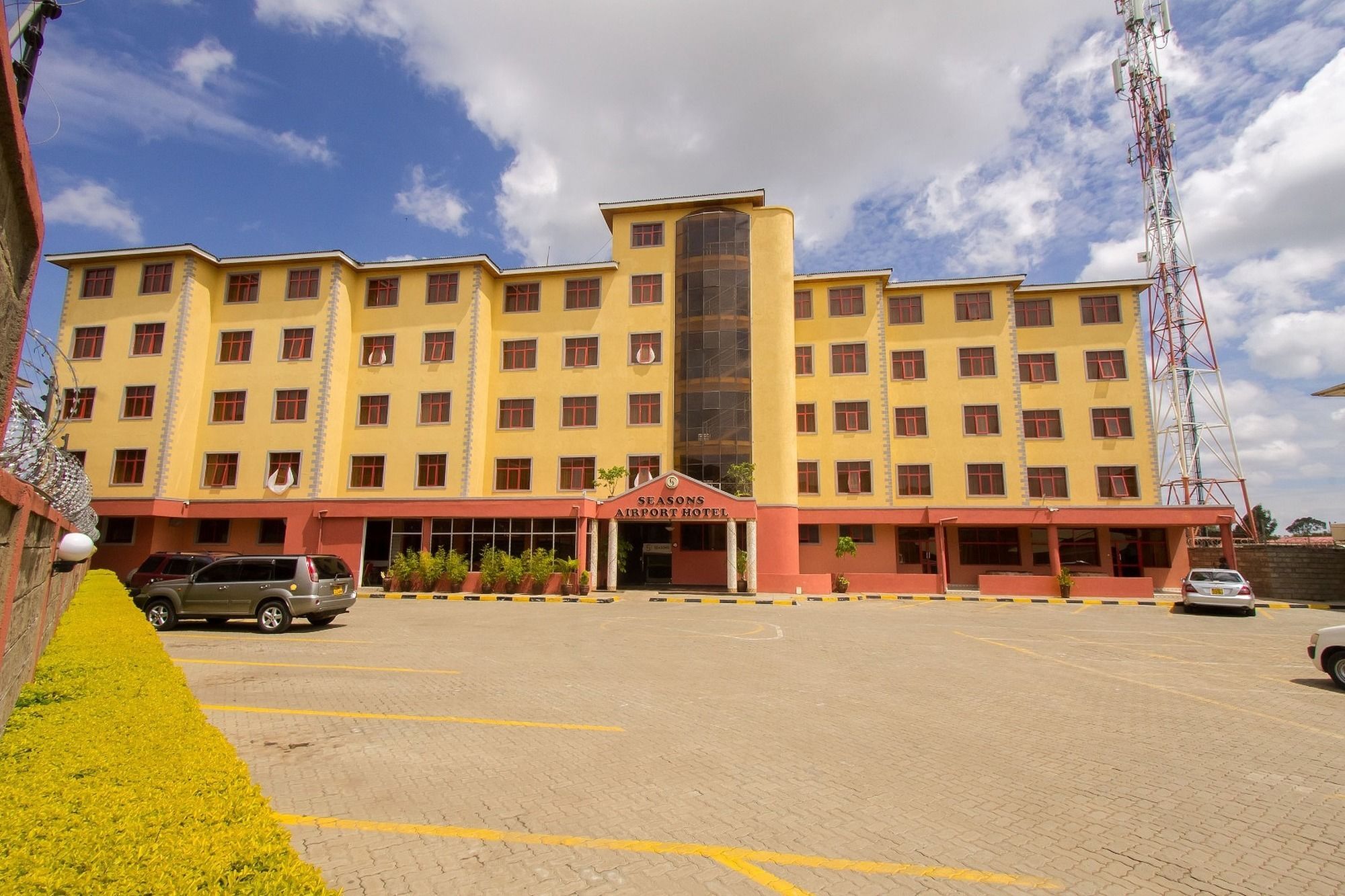 Airport Seasons Hotel Nairobi Bagian luar foto